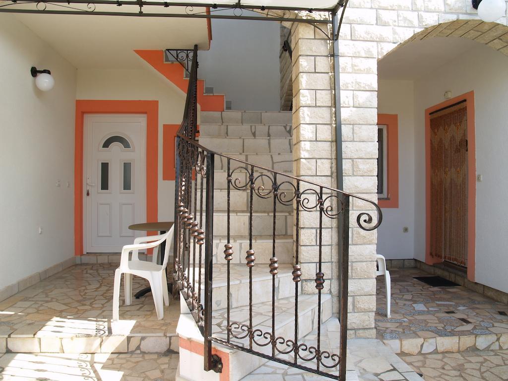 Apartament Anamarija *