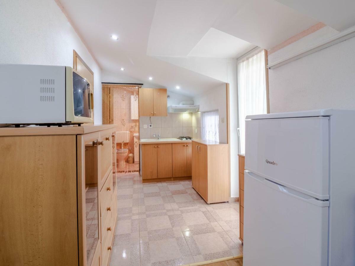 Apartament Anamarija *